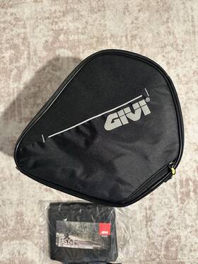 Ea105b Givi Tunnel Bag For Scooter 15l Universal With Cover And Straps Ea105b Givi Tunnel Bag For Scooter 15l Universal With Cover And Straps