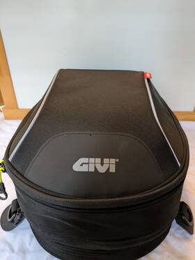 Ea147 Givi Taillock Bag With S430 Seat Mount