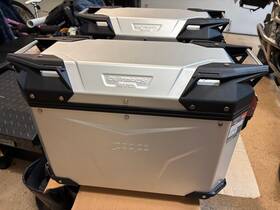 Givi Obkev37aar Trekker Outback Evo 37 Smart Lock Panniers Set Both Right And Left