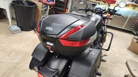 V47nn Givi Top Case With Back Rest And Brake Light Kit Monokey Plate