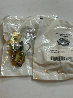 10900037 Harley-davidson Oem H-d Saddlebag Stud Kit -
