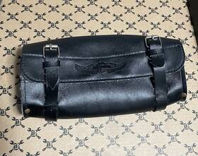Harley-davidson 395916122347 Shield Logo Handlebar Fork Bag Leather Black Motorcycle Tool