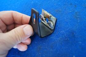 47449-06 Harley-davidson Genuine Touring Saddlebag Front Left Or Right Mount Bracket 2006-2008 47449-06 Harley-davidson Genuine Touring Saddlebag Front Left Or Right Mount Bracket 2006-2008