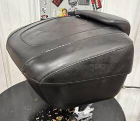53057-07 Harley-davidson 2007 Oem Cvo Road King Touring Leather Tour Pack Pak Scratched
