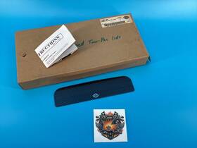 71358-05 Harley-davidson New Open Box Oem Carbon Fiber Tour Lid Insert