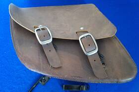 90200573 Harley-davidson Genuine Sportster Distressed Brown Leather Swing Arm Bag 2004-22