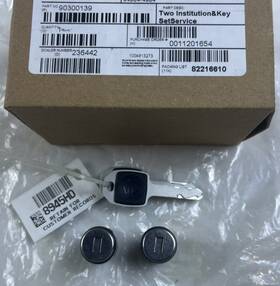 Harley-davidson 90300139 Genuine Saddlebag Lockset Kit