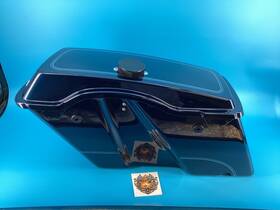 Harley-davidson 90895-12dmo New Open Box Rh Saddlebag Luxury Blue Pearl