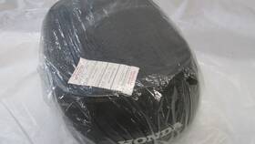 77300-mz5-000 Honda 61100-me1-670 Nos New 1994 - 2003 Vf750c Oem Rear Seat