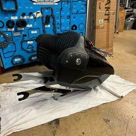 2884046-752 Indian Oem Quick Release Tourpack With Speakers And Tail Light