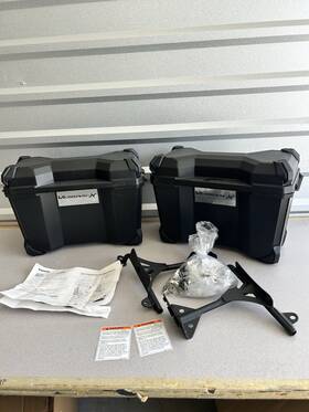 99994-1271 Kawasaki 2017-2025 Genuine Versys-x 300 17 Liter Hard Saddlebag Set