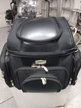 4172 Kuryakyn Grantailgater Motorcycle Touring Luggage 4172 Kuryakyn Grantailgater Motorcycle Touring Luggage