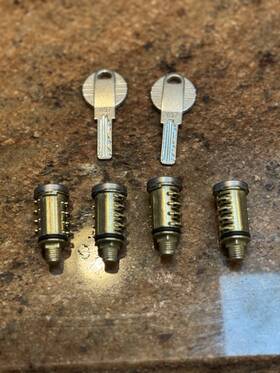 2s001543 Moto Guzzi Oem Four Tumbler Set For Cases -