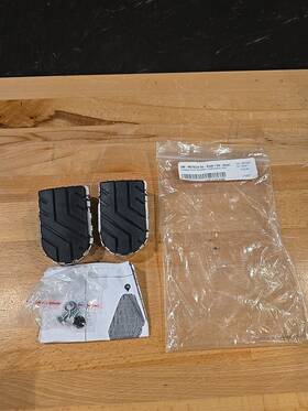Frs.07.011.10100 Sw Motech Frs.07.011.10100/s Sw-motech On-road / Off-road Footpegs For Ducati Scrambler Hypermotard
