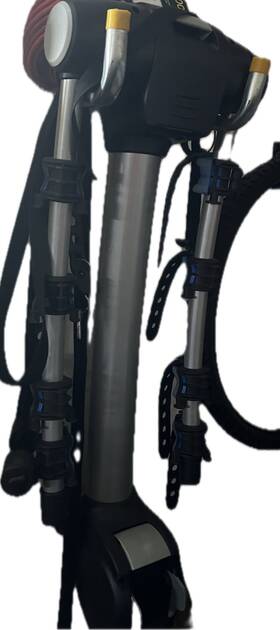 8640533-9 Volvo Xc90 Oem Silver And Black Heavy Duty 4 Bicycle Rack With Dual Key Lock