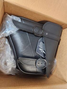 59776-05 Willie & Max And For Hd Softails Bag