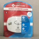 First Alert 1039734 Plug-in W/bat Back-up Electrochemical Carbone Monoxide Det. Fixed Price $22.88.